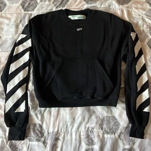 Off-white crew neck